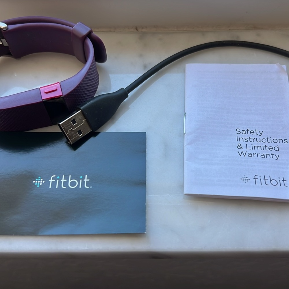 Fitbit - Picture 3 of 7
